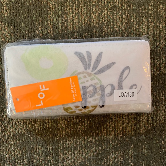 🍍Holographic pineapple zip wallets - Picture 4 of 5